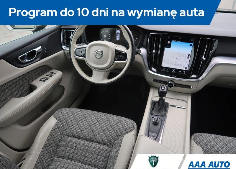 Volvo V60 cena 84000 przebieg: 190117, rok produkcji 2018 z Michałowo małe 436